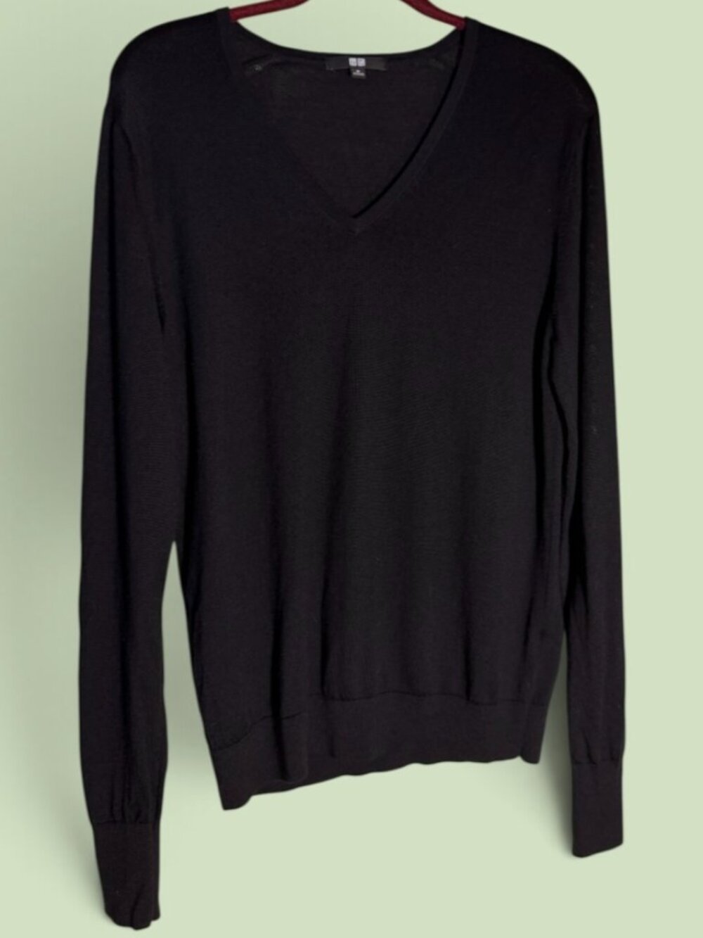 Uniqlo Men's Extra Fine Merino Wool Black V-Neck Sweater Sz M
